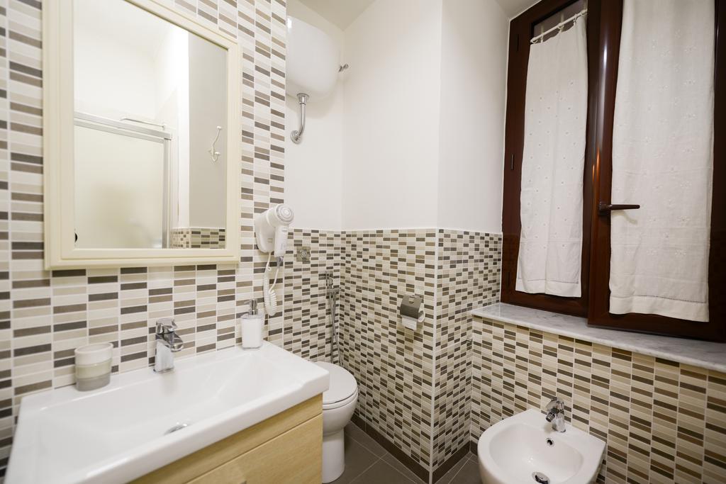 Residenza Santa Chiara Apartment Наполи Екстериор снимка