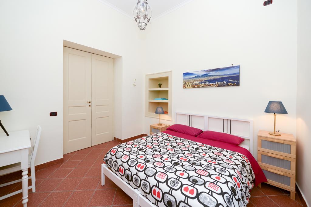 Residenza Santa Chiara Apartment Наполи Екстериор снимка