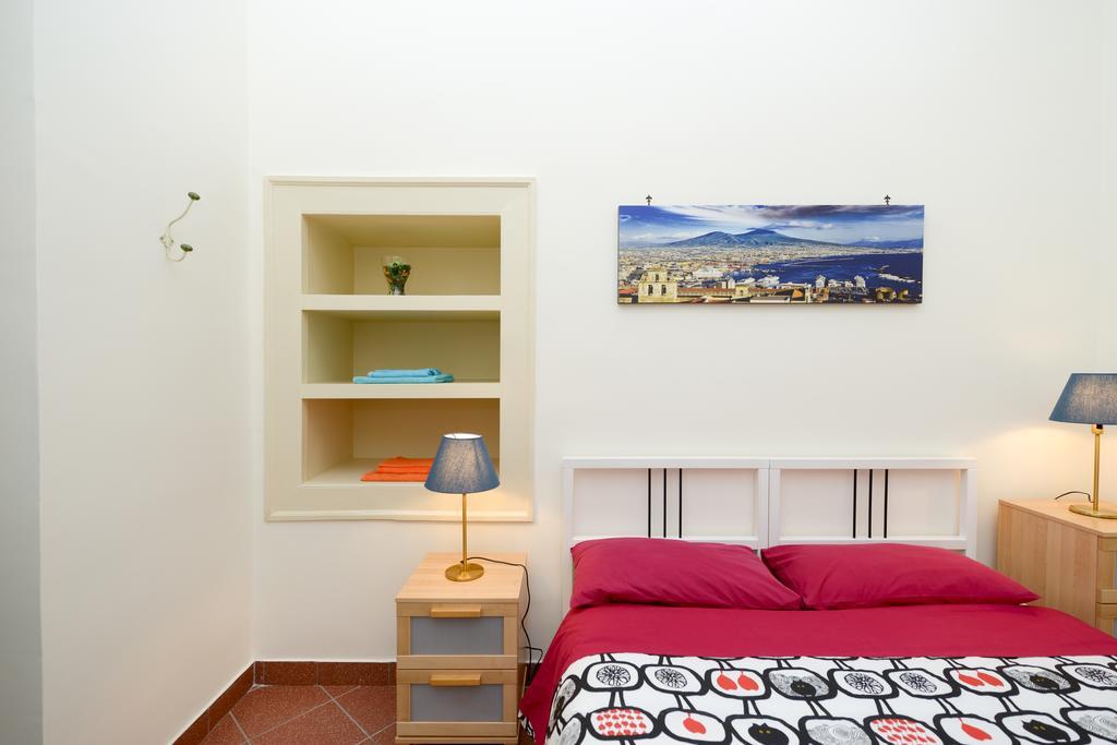 Residenza Santa Chiara Apartment Наполи Екстериор снимка